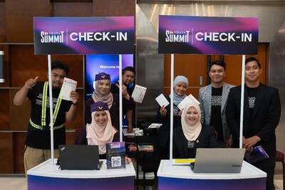 Big Dataworks'team ready to onboard guests at MyDATA Summit 2024, which was held in Putrajaya, Malaysia on 19 September 2024. | Photo by Big Dataworks / MGBF