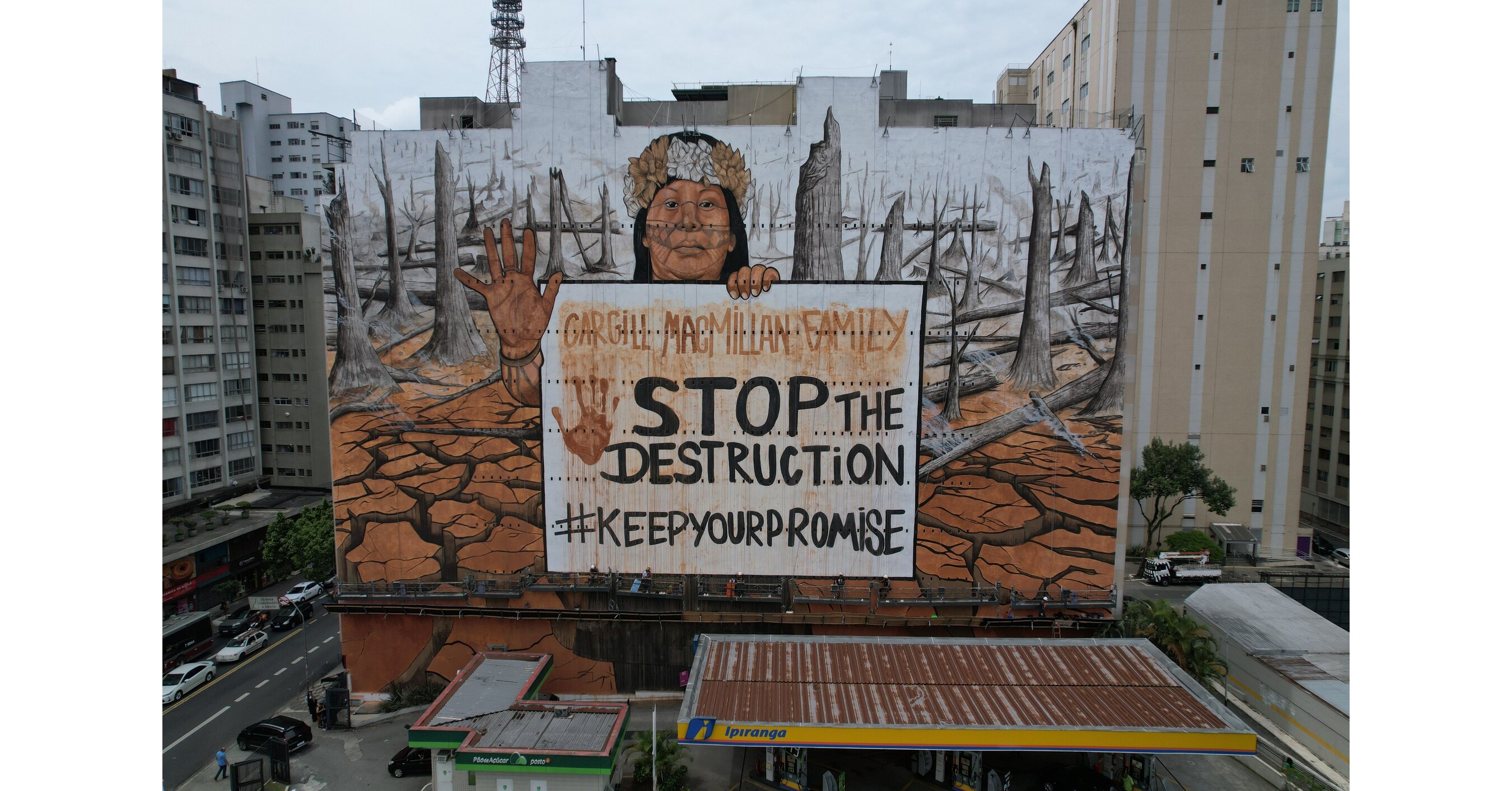 US Billionaires Called On to End Forest Destruction in Mega Mural by Famous Brazilian Artivist