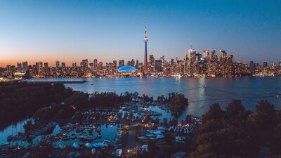 A view of the Toronto city skyline from the perspective of the Toronto Islands (drone image). Credit: Destination Toronto (CNW Group/Destination Toronto)