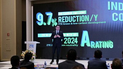 Xiao Ming, President of Overseas, ZTE, gives keynote speech on the Broadband User Congress (PRNewsfoto/ZTE Corporation)