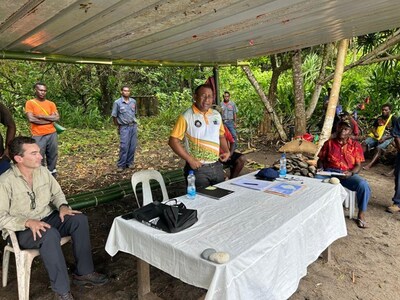 Mining Warden Kopi Wapa addressing company representatives, Feni landowners, leaders and village residents. (CNW Group/Adyton Resources Corporation)