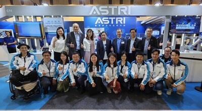 ASTRI is exhibiting at the InnoCarnival, organised by the Innovation, Technology and Industry Bureau, from 26 October to 3 November at the Hong Kong Science Park. Picture shows Ms Lillian Cheong, Under Secretary for Innovation, Technology and Industry of the HKSAR Government (third from left, back row) and Mr Ivan Lee, Commissioner for Innovation and Technology (fourth from right, back row), along with ASTRI’s Board of Director, senior management and R&D team