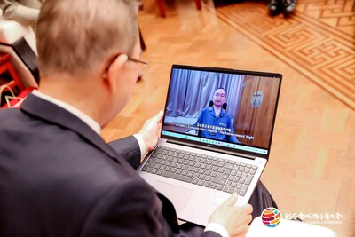 Unable to view the image, Please provide a valid URL.