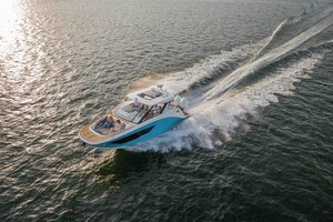 SUNDECK 3200 HERALDS IN A NEW DAWN FOR HURRICANE BOATS