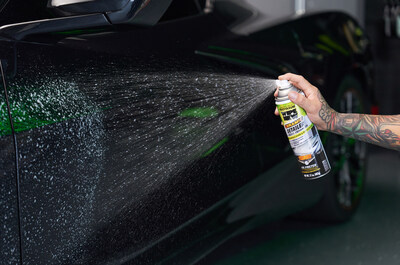 Wipe New Ceramic Detailer & Gloss Enhancer with Turbo Spray System® delivers a brilliant shine and hydrophobic water beading, helping vehicles stay cleaner longer.