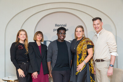 À partir de la gauche: Alice Gividen, directrice associée à la stratégie de contenu, BoF; Lauren Edelman, directrice mondiale du marketing, Vicktoria Beckham Beauty; Dr Julian Sass, scientifique en cosmétique et conseiller en marques; Christiane Werron, cheffe mondiale de l'éducation, des spas et des cliniques, Augustinus Bader et Christopher Novak, président et chef de la création, Rennaï (Christina Esteban) (Groupe CNW/Rennaï)