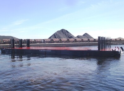 USACE Stop Log Barge USACE Stop Log Barge