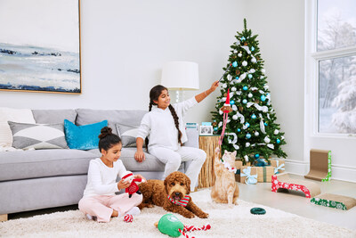 Pet Valu inspires magical holiday moments with pets. (CNW Group/Pet Valu Canada Inc.)