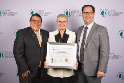 Christiane Ayotte, INRS retired professor receives the honorary title of Compagnon de Lavoisier from Michel Alsayegh, president of the Ordre des chimistes du Québec, and Patrick D. Paquette, General Manager and Secretary of the Ordre. Crédit OCQ (CNW Group/Institut National de la recherche scientifique (INRS)) Christiane Ayotte, INRS retired professor receives the honorary title of Compagnon de Lavoisier from Michel Alsayegh, president of the Ordre des chimistes du Québec, and Patrick D. Paquette, General Manager and Secretary of the Ordre. Crédit OCQ (CNW Group/Institut National de la recherche scientifique (INRS))
