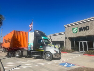 Hyzon's Class 8 200kW Fuel Cell Electric Vehicle (FCEV) recently completed a successful trial with IMC Logistics, the largest container drayage company in the U.S. Earlier this year, Hyzon announced the Start of Production (SOP) for the FCEV, reinforcing their commitment to decarbonizing heavy-duty industries.