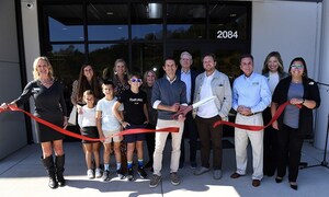 FEETURES CELEBRATES GRAND OPENING OF NEW DISTRIBUTION CENTER WITH RIBBON CUTTING CEREMONY