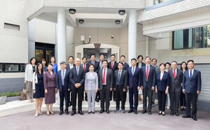 Ms Wang Yuyan, Deputy Party Secretary, Head of the Organization Department of the CPC Shandong Provincial Committee, leads a delegation to visit Lingnan University to explore closer cooperation in research and talent cultivation