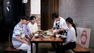 ? Uljin (1):Culinary expert Hyejung Lee, DKZ members and model/actor Yujin Song enjoy a meal prepared with ingredients gathered in Uljin. Image provided by Arirang International Broadcasting.