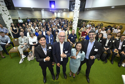 (L-R) Founders of Asia Sustainable Aviation Fuel Association (ASAFA) Mr Gabriel Ho, Dr. Dietmar Posselt, Ms Teo Hui Ling and Mr Fabrice Espinosa, pose for a group photo at its official launch in Singapore, which drew a crowd of about 200 people. 

Photo: Edwin Koo for ASAFA