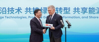 Primeiro-Ministro da Eslováquia, Robert Fico, se encontra com o presidente da Gotion High-Tech, Li Zhen (PRNewsfoto/Gotion High-tech)