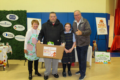 Leading manufacturer Bradford White Corporation sponsors Ron Jaworski’s (pictured, right) Jaws Youth Playbook Turkey Drive along with other charities in Pennsylvania and Michigan to support the fight against hunger this Thanksgiving.