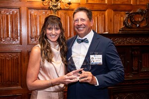 Leading DSO Executive Receives Distinguished Alumnus Award