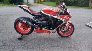 Motorcyclist and Mechanic Share Evidence of Critical Engine Failure, Highlighting Widespread Issues with MV Agusta's Product Quality and Customer Service