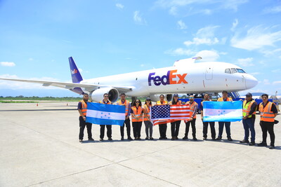 En Centroamérica, un avión Boeing 757 de FedEx ofrece conectividad directa entre el Aeropuerto La Aurora en Guatemala y el Aeropuerto Internacional Ramón Villeda Morales en San Pedro Sula, Honduras, con Miami.