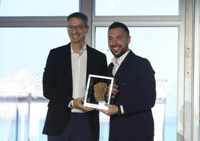 x coach Francesco Farioli receives award from Aspire Academy’s Director General Ivan Bravo