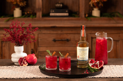 To encourage fans to find more ways to celebrate all season long, the virtual Mana Holiday House will feature entirely new seasonal cocktail recipes for all occasions, including the The Teremana® Merry Margarita (recipe below)