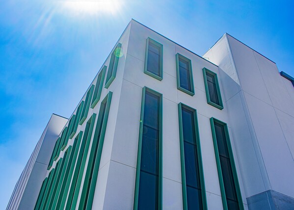 Unable to view the image, Please provide a valid URL.