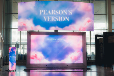 Lancement de « Pearson’s Version », une exposition interactive inspirée d’Eras, tandis que les Swifties affluent à Toronto (Groupe CNW/Toronto Pearson)