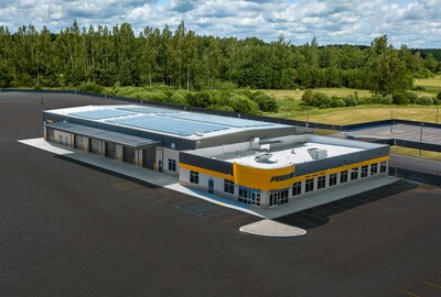 Penske Truck Leasing Lights Up New Solar-Powered Facility Initiative