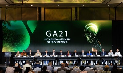 Conselho de Governadores da RSPO na Assembleia Geral onde os Padrões da RSPO de 2024 foram adotados. (PRNewsfoto/Roundtable On Sustainable Palm Oil)