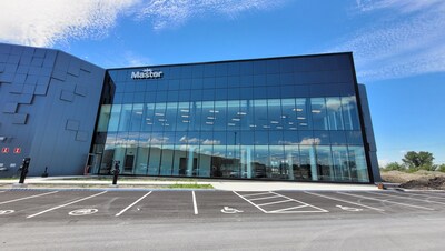 Le Groupe Master inaugure son centre de distribution de pointe certifié LEED Or sur la Rive-Sud de Montréal, renforçant ainsi son engagement envers l'innovation et un service supérieur