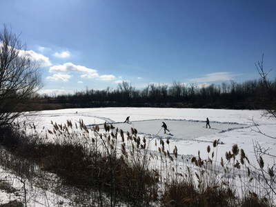 Wetlands are where hockey, nature and community come together. (CNW Group/Ducks Unlimited Canada)