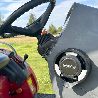 The Vertical Mount Locking Cup Holder folds neatly out of the way, keeping your space clear of snags even in tight areas.