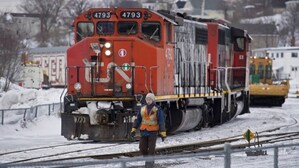 Unifor CN members to hold strike votes