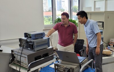 Brazilian researcher Dr. Juan Carlos Mateus Sanchez (left) and his Chinese mentor Dr.Meng Donglin at the National Institute of Metrology, China. (COURTESY PHOTO)