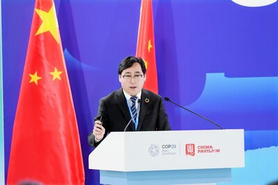 Dr. Liu Zhifeng Delivering a Keynote Speech