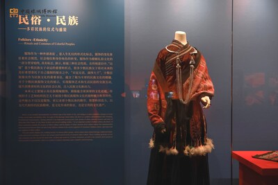 The First Silk Fashion Festival Held at the China National Silk Museum (PRNewsfoto/China National Silk Museum)