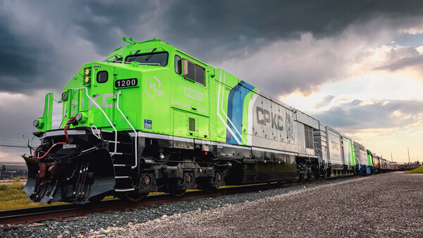 CPKC Hydrogen Locomotive (CNW Group/CPKC)