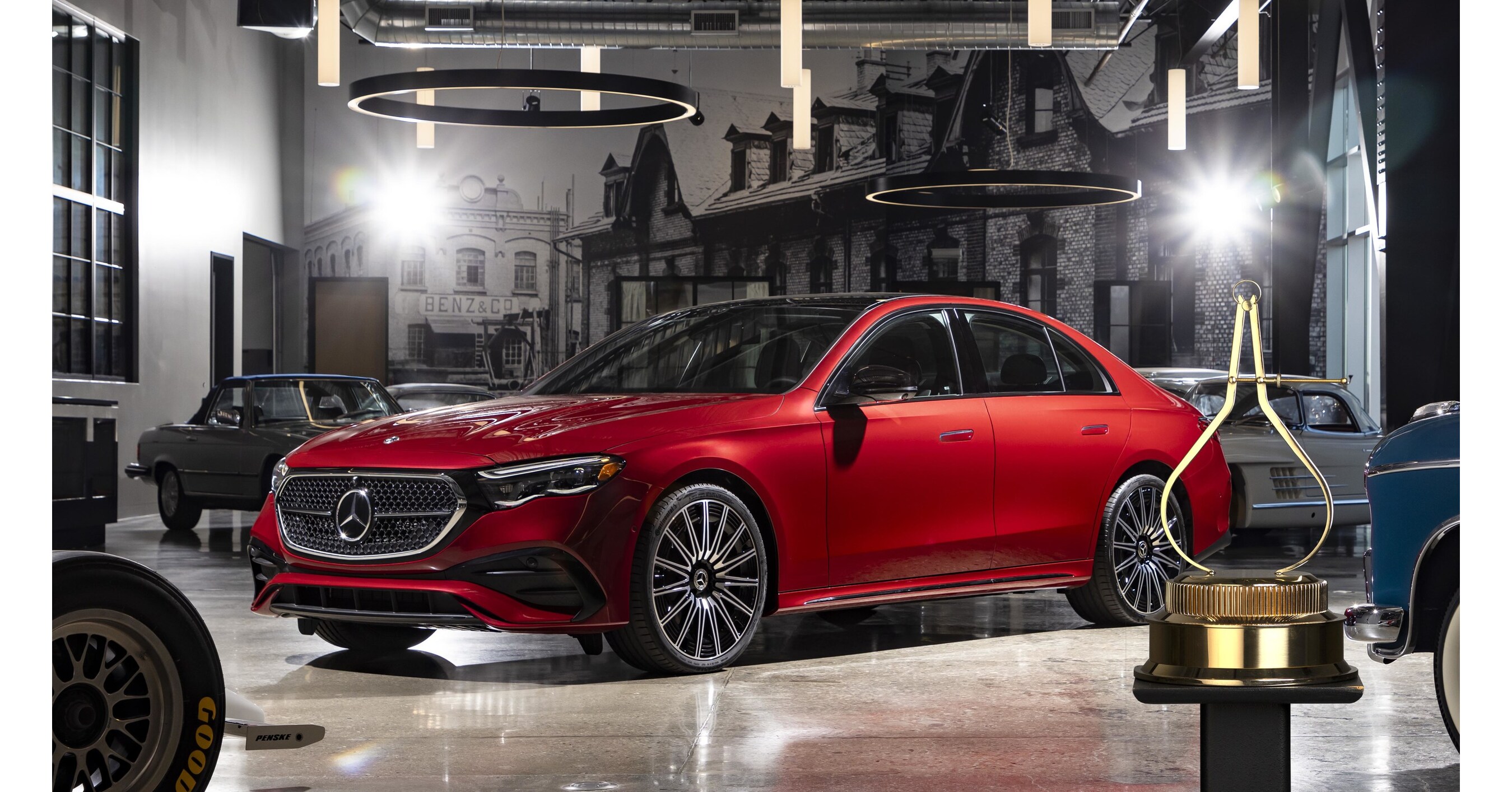 MOTORTREND NAMES MERCEDES-BENZ E-CLASS 2025 CAR OF THE YEAR