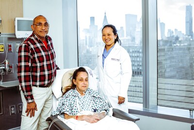 Shahin Mehrkar (left) and his wife Cheryl Mehrkar, who received the world’s first fully robotic double lung transplant surgery on Oct. 22, 2024, at NYU Langone Health, with Stephanie H. Chang, MD, associate professor in the Department of Cardiothoracic Surgery at NYU Grossman School of Medicine and surgical director of the Lung Transplant Program for the NYU Langone Transplant Institute. Photo by NYU Langone Health