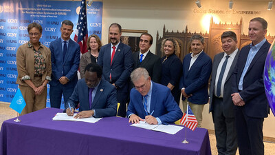 UNU Rector Tshilidzi Marwala and CCNY President Vince Boudreau sign the official Memorandum of Understanding at a ceremony in Steinman Hall on Nov. 5.