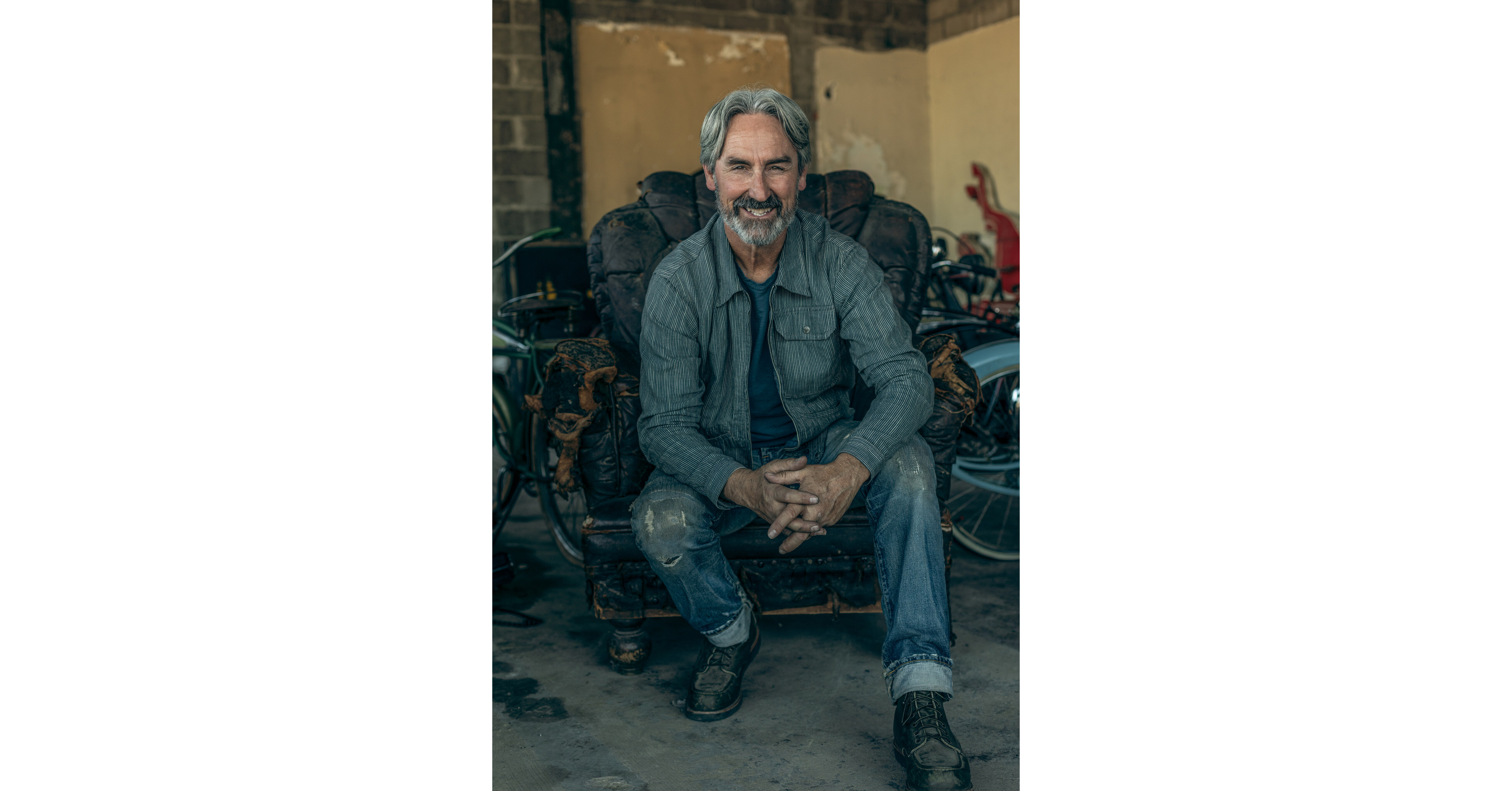 “Almost World Famous” Christmas Parade in Leiper’s Fork, Tennessee Welcomes American Picker Mike Wolfe as Grand Marshal