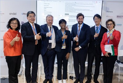 Cathay Financial Holdings advanced to the COP29 Blue Zone, seeking to strengthen public-private partnerships to foster a stable environment for Asia's low-carbon transition. (PRNewsfoto/Cathay Financial Holdings)