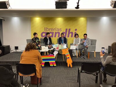 Evento de Inauguración realizado en Librerías Gandhi el 23 de noviembre