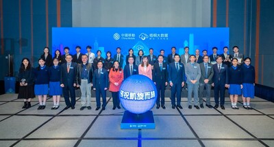 一眾嘉賓和優勝隊伍在台上進行集氣儀式,為參加全國準決賽打氣。