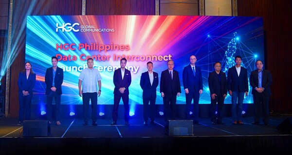 HGC announced the Philippines DCI service at the launch ceremony. (From Left to Right) Maricar B. Nepomuceno, Country Director of Digital Halo DC Philippines, Inc.; Vic F. Barrios, Country Manager of Digital Edge Philippines, Inc.; Francisco “Paco” Magsaysay, Chief Executive Officer of Avocado Broadband Telecoms, Inc.; Michael De Castro, First Vice President of In-Country Project Investment, International Business of HGC and President of DWIC; Andrew Kwok, Chief Executive Officer of HGC; Ivan John E. Uy, the Secretary of the Department of Information and Communications Technology (DICT); Matthew Vesperman, Vice President for Asia Pacific of Ciena; Dwight David M. Simon, Head of Data Center Operations of VITRO Inc.; Carlo Malana, President and Chief Executive Officer of STT GDC Philippines; Sunver Z. Bastes, President of TIM Corp.