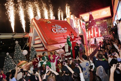 Lighting Ceremony of"The Big Little Christmas", attracting hundreds of guests gathered to celebrate the holiday spirit (PRNewsfoto/Harbour City Estates Limited)