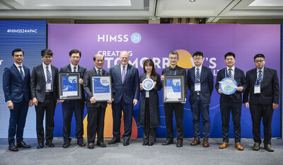 The Taiwan CMUH team attended HIMSS24 APAC Seoul to receive prestigious certifications. CMUH will continue advancing smart healthcare by integrating global technologies to deliver innovative treatments and improve patient care.