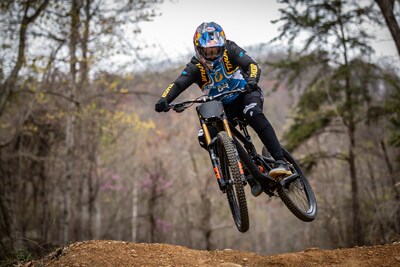 Aaron Gwin at Windrock Bike Park 2024 (CNW Group/NeuroCatch)