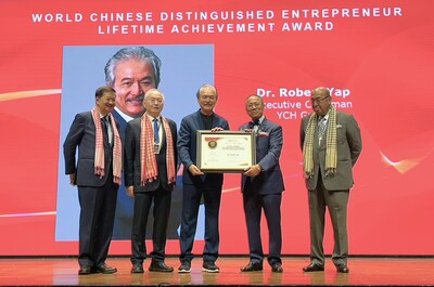 (From Left to Right: Tan Sri Michael Yeoh, President of KSI Strategic Institute for Asia Pacific; Hon. Datuk Seri Ir. Dr Wee Ka Siong, President of Malaysian Chinese Association; Dr Robert Yap, Executive Chairman of YCH Group; Dr. Sok Siphana, Senior Minister of the Royal Government of Cambodia in charge of International and Multilateral Trade and Economic Affairs; Tan Sri Majid Khan, Chairman of KSI Strategic Institute for Asia Pacific)