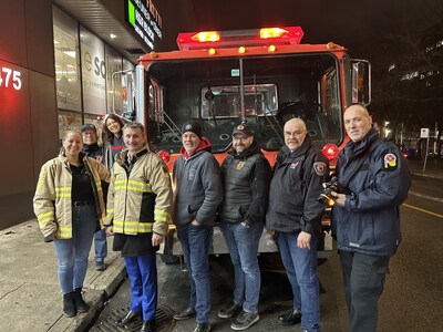 Pour la première fois depuis les débuts d'Opération NEZ ROUGE, les pompiers de Montréal ont raccompagné de nombreux fêtards en ce début du temps des Fêtes!